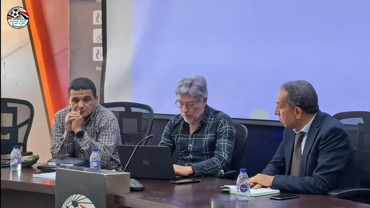 ياسر عبد الرؤوف ينتقد أداء أوسكار رويز ويرى أنه يُضعف هيبة لجنة الحكام